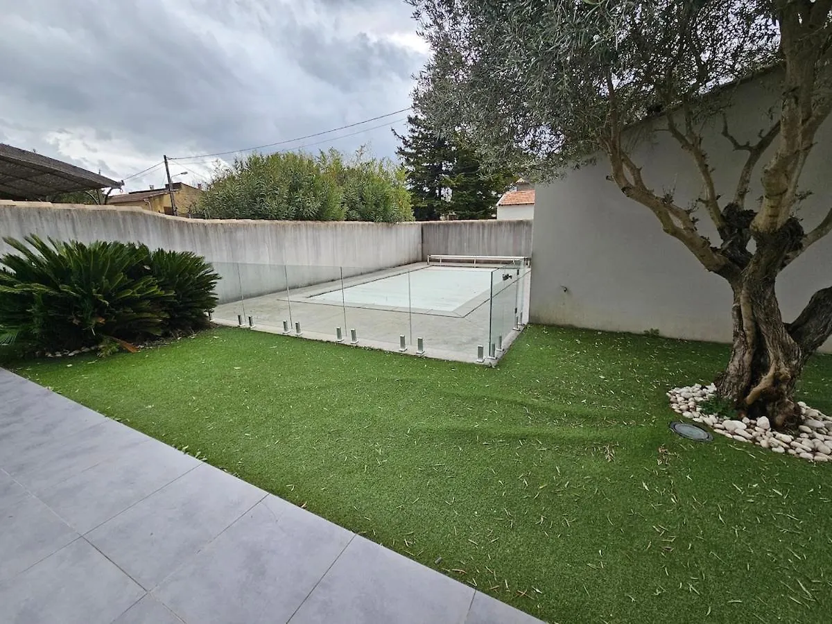 Villa Moderne Avec Piscine Privee Avignon 0*,  France